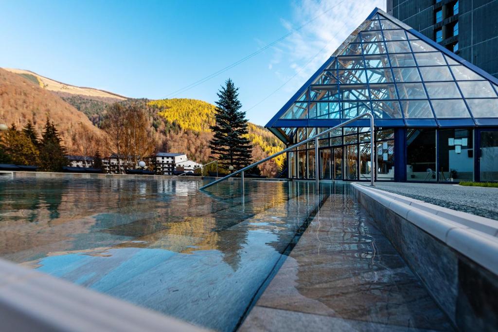 hoteluri piscina sinaia