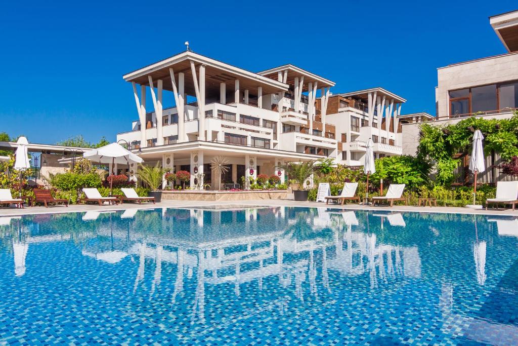 Apolonia Resort Aparthotel
