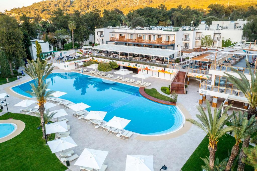 DoubleTree by Hilton Bodrum Isil Club